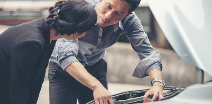 BMW-Mechanic-Fixing-Rough-Running-Issue